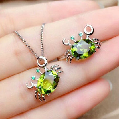 Simple Peridot Crab Ring Necklace