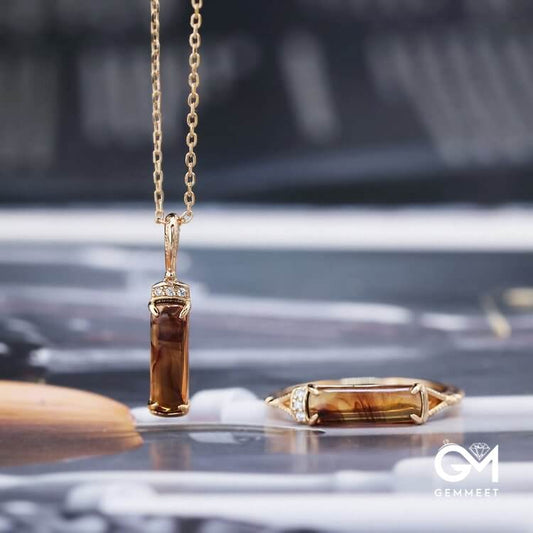 Artificial Amber Ring Pendant Necklace