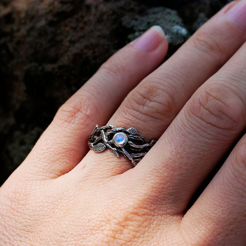 Retro Branch Leaf Hollow Moonstone Ring