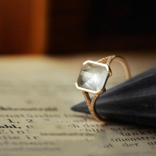 Y-Shaped White Ice Irregular Ring