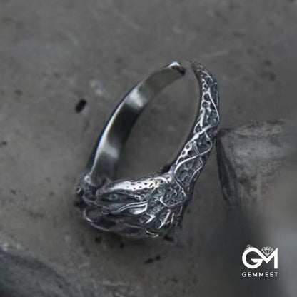 Retro Men's Skeleton Hand Ring