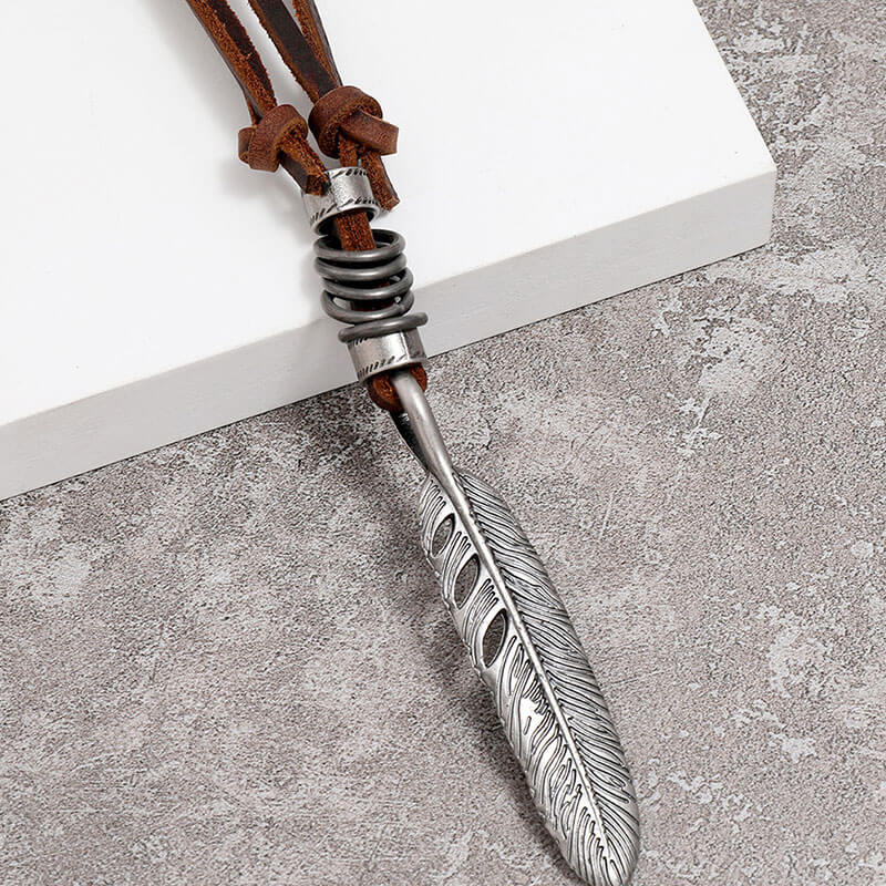 Simple Retro Brown Lychee Pattern Leather Necklace Creative Personality Feather Pendant