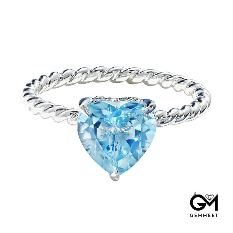 White Gold Heart-shaped Topaz Ring