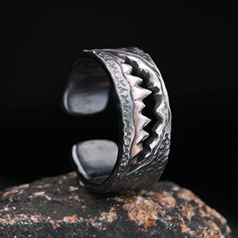 Hollow Fangs Mouth Adjustable Ring