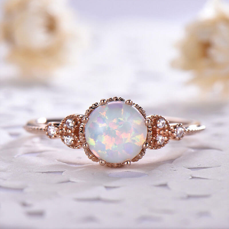 Vintage Prong Setting Moonstone Ring