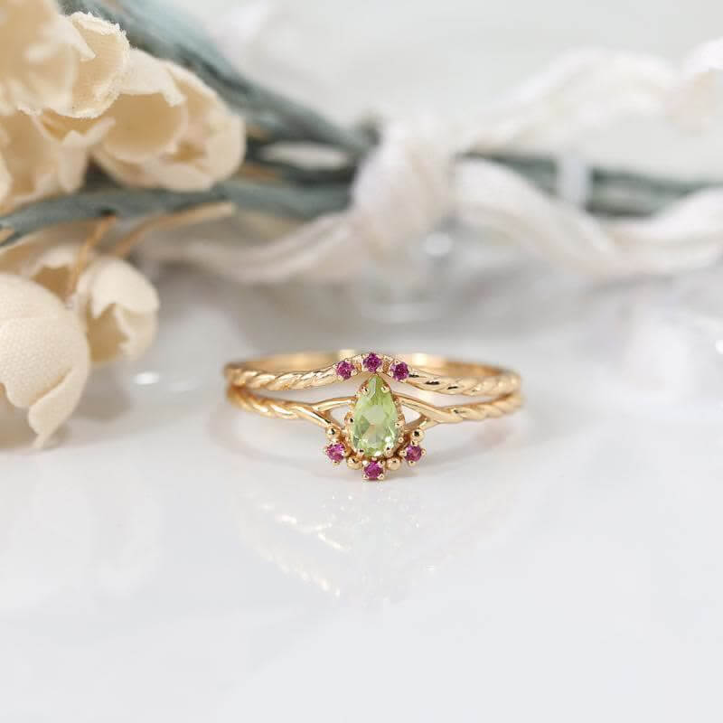 Women's 2Pcs Dainty Peridot Stacking Ring Set