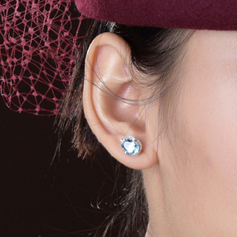 Temperament Sea Blue Imitation Crystal Gemstone Earrings Four-claw Low-luxury Diamond Earrings