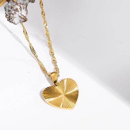 Radial Texture Heart Shape Disc Pendant Necklace