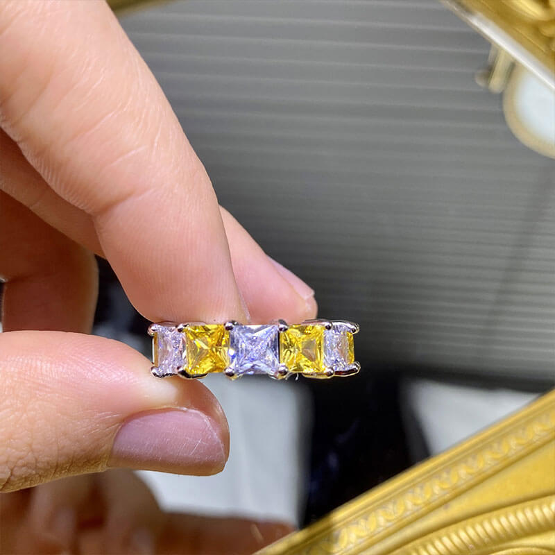 Luxurious Princess Solitaire Row Ring Yellow Gemstone Brilliant Super Flash Zircon Color Gemstone Ring