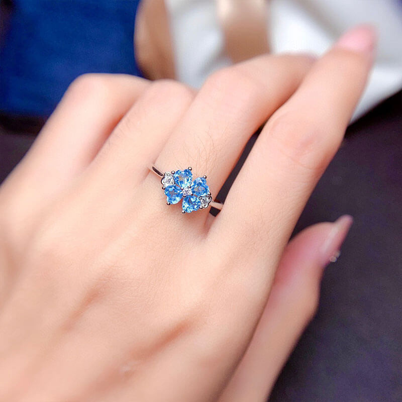 Light Luxury Four-leaf Clover Imitation Blue Topaz Colored Gemstone Ring