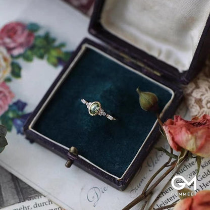 Peridot Vintage Golden Ring