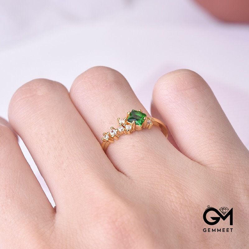 Vintage Green and White Zircon Ring