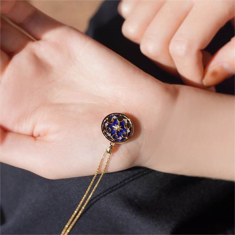 Lapis Lazuli Moon Phase Eight Awn Star Necklace