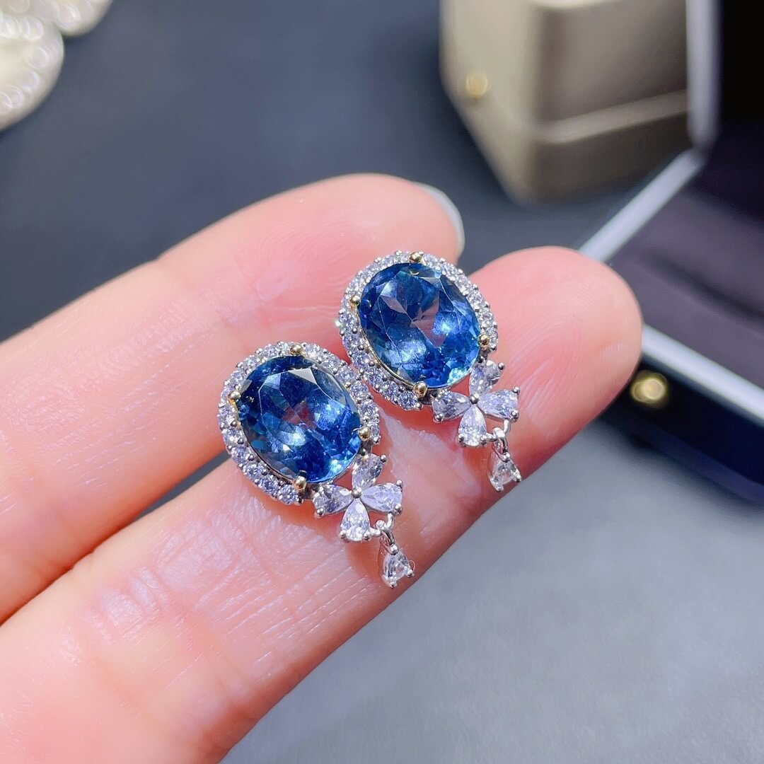 Imitation Natural Blue Topaz Stud Earrings Light Luxury Super Shiny Aquamarine Earrings