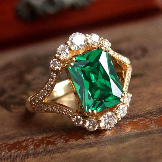 Imitation Natural Zambian Emerald Ring Four Carat Princess Cut Green Diamond Ring