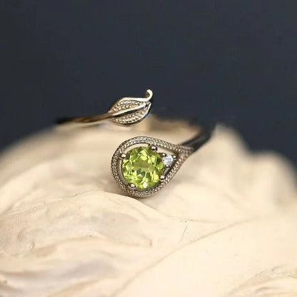 Vintage Delicate Peridot Leaf Ring