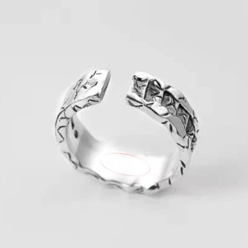 Retro Abyss Irregular Crack Band Ring