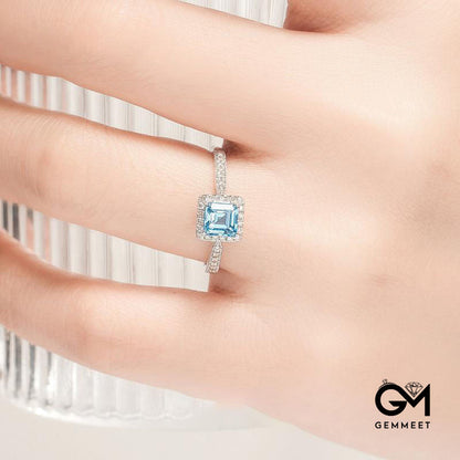 Stylish Simple Aquamarine Ring