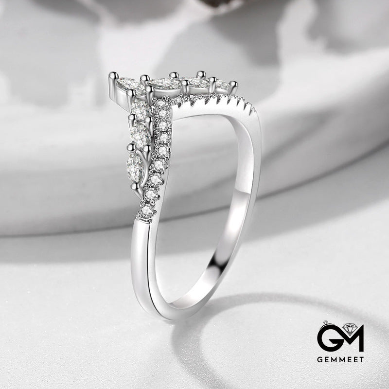 Simple Votive Crown Zircon Ring