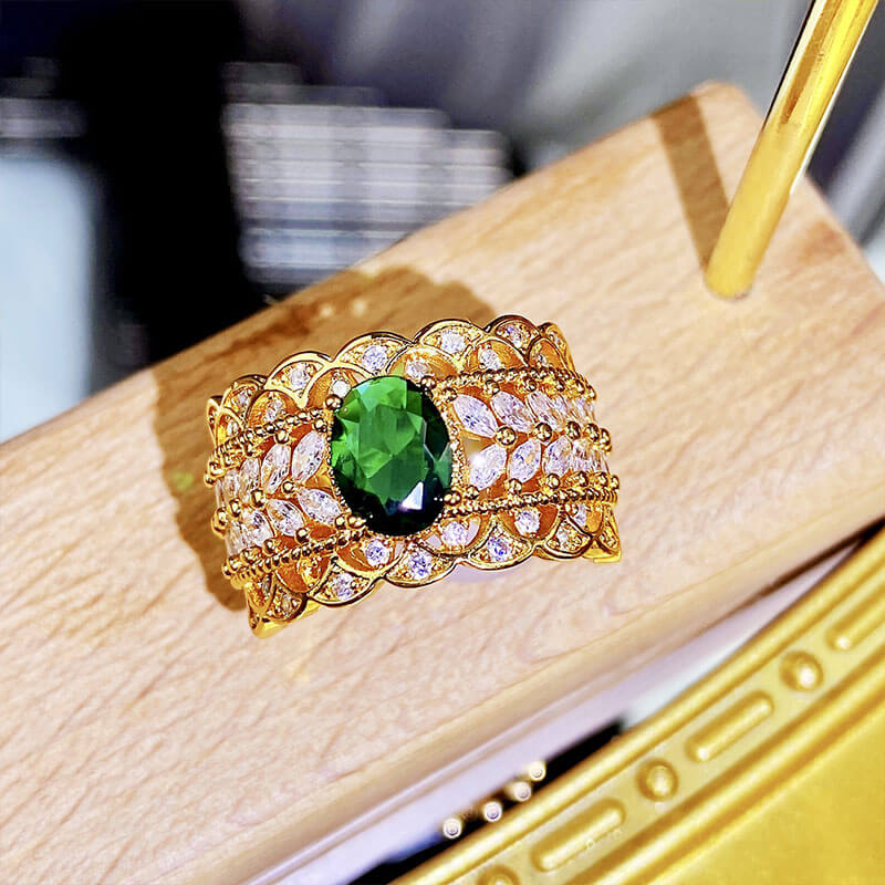 Palace Style Hollow Pattern Two-color Gold High-end Jewelry Lace Imitation Emerald Dove Egg Ring