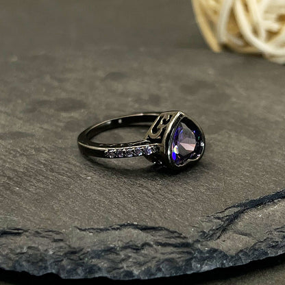 Retro Black Heart Amethyst Ring