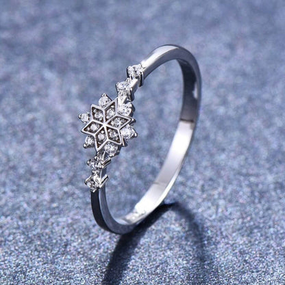 Creative Snowflake Zircon Ring