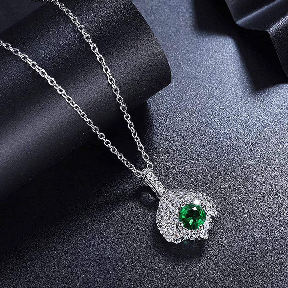 White Gold Helmet Shape Emerald Pendant Chain