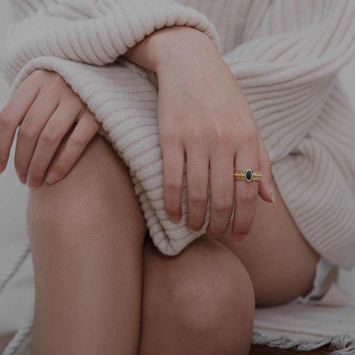 Retro Black Stone Band Ring