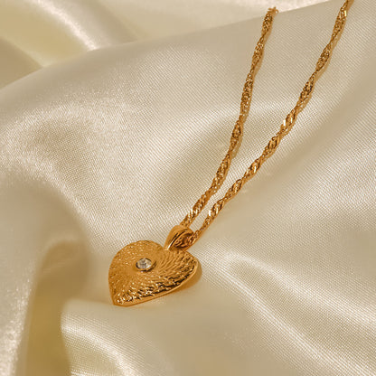 Elegant Swirl Texture Heart Disc Boho Necklace