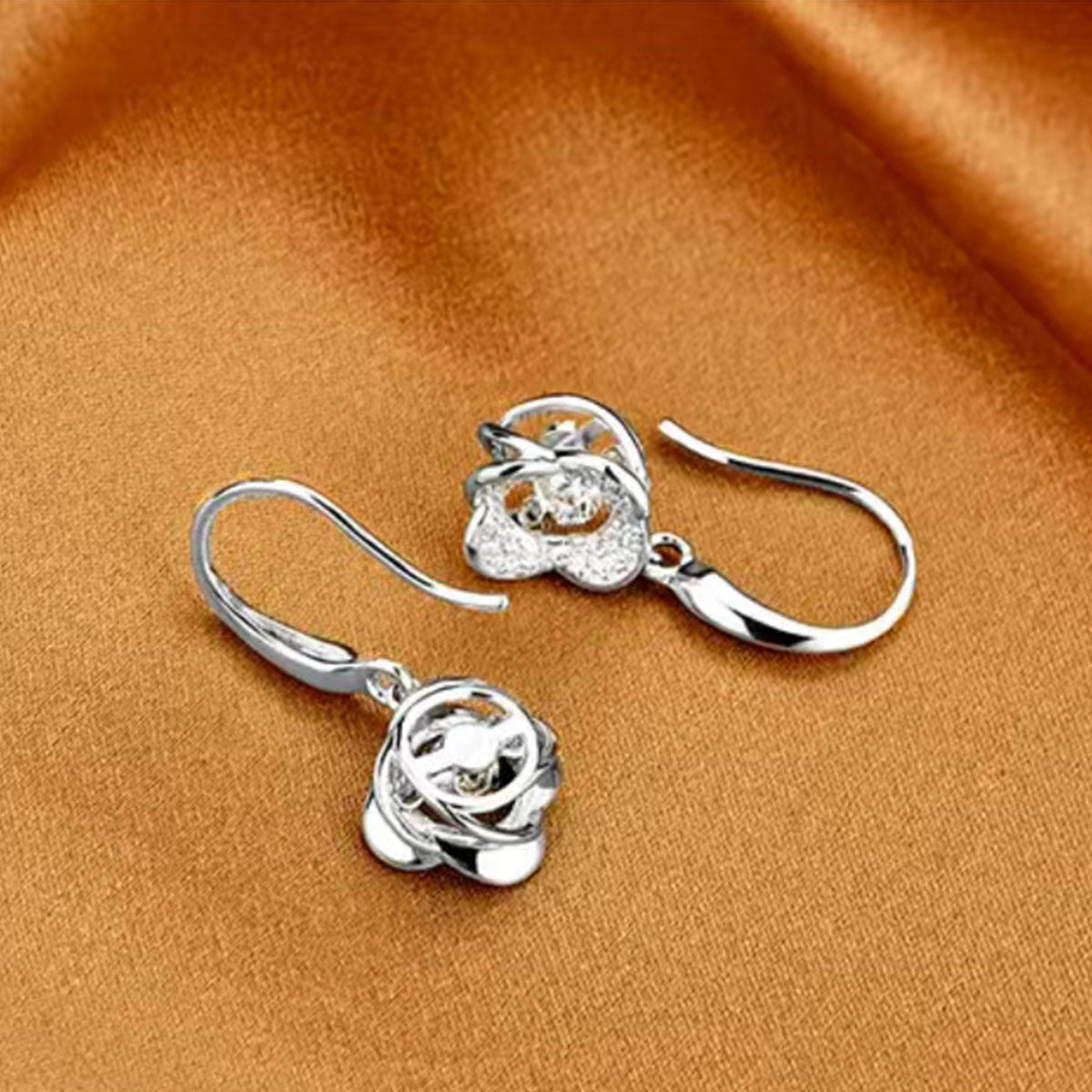 White Gold 4 Leaf Clover Shape Beating Shinny Dangle Earrings