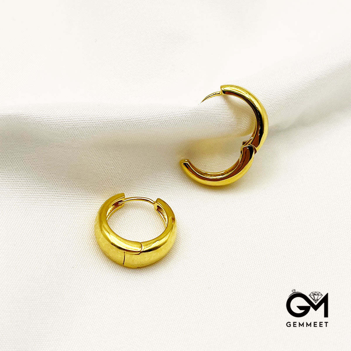 Golden Flower Pattern Classic Chunky Hoop Earrings