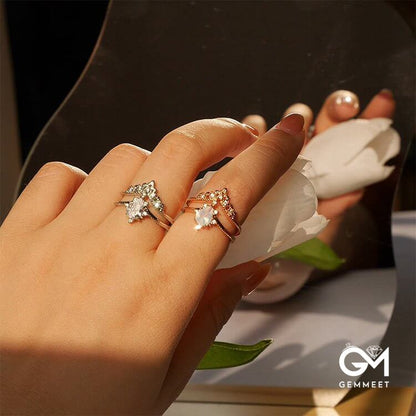 2 Pcs Crown Moonstone Plated Zircon Engagement Ring Set