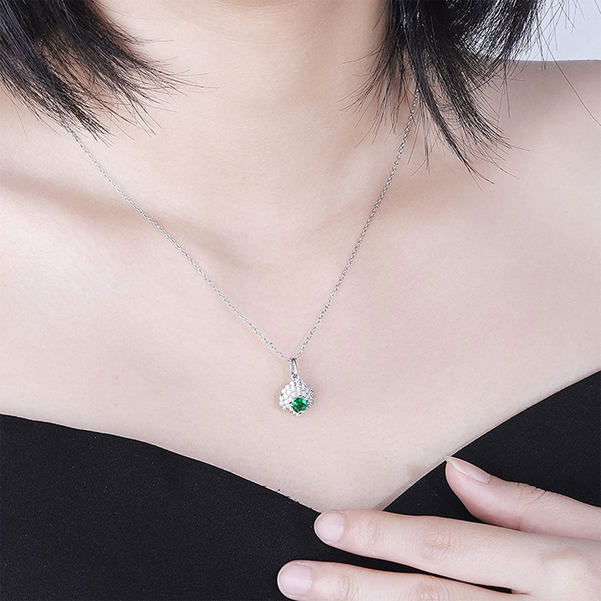 White Gold Helmet Shape Emerald Pendant Chain