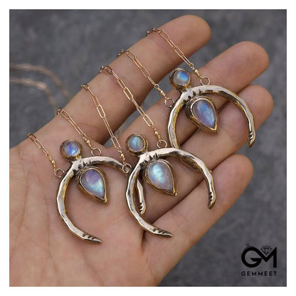 Stylish Vintage Moonstone Necklace