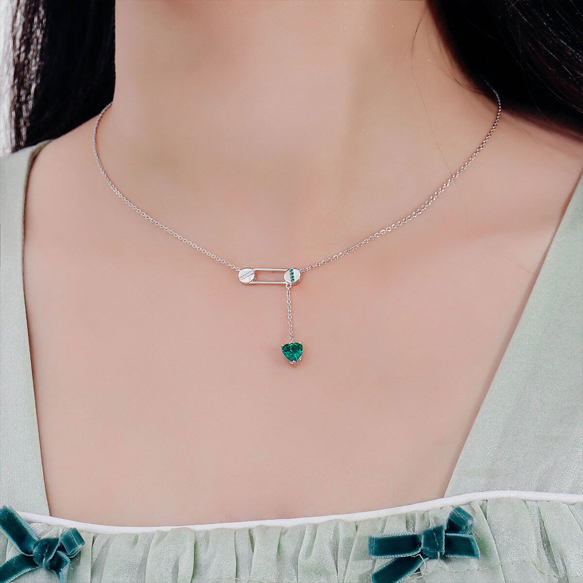 Slip Heart Emerald Pendant Chain