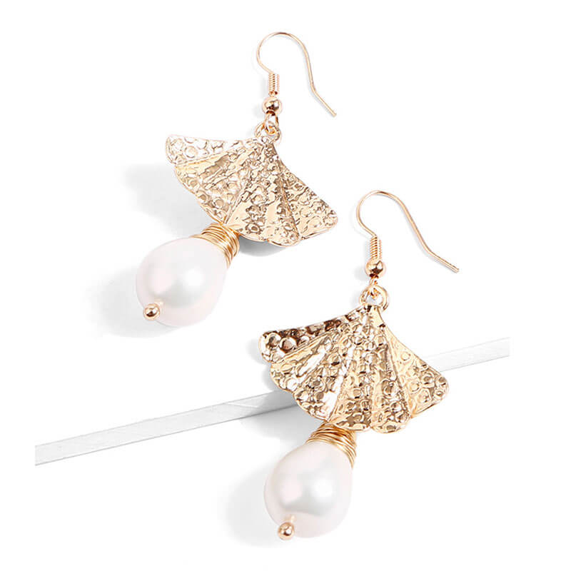 Scalloped Shell Pearl Fashion Earrings