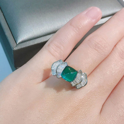 The New Imitation Natural Colombian Cultivated Emerald Sugar Tower Niche Design Light Luxury Color Treasure Ring