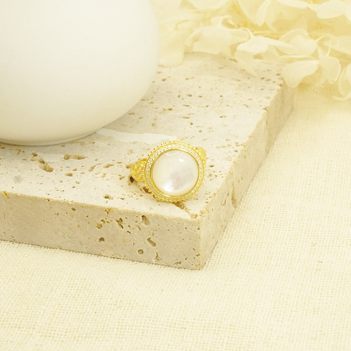 Gold White Shell Stone Sun Shape Ring