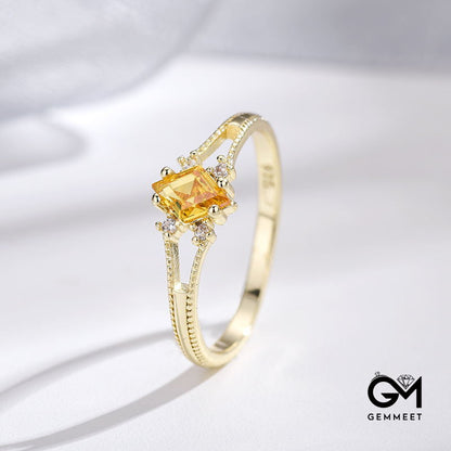 Diamond-shaped Topaz Zircon Ring