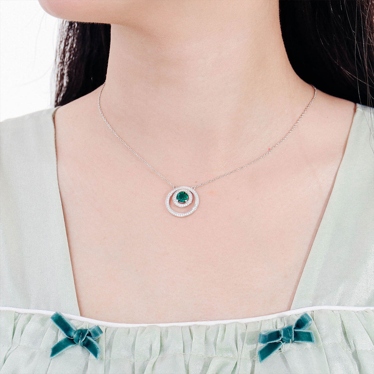 White Gold Infinite Style Double Circle Halo Emerald Chain