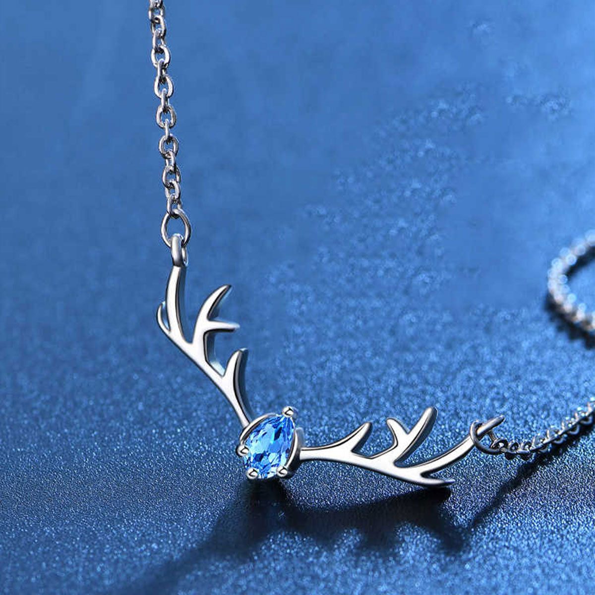 White Gold Santa Aquamarine Gem Elk Shape Necklace