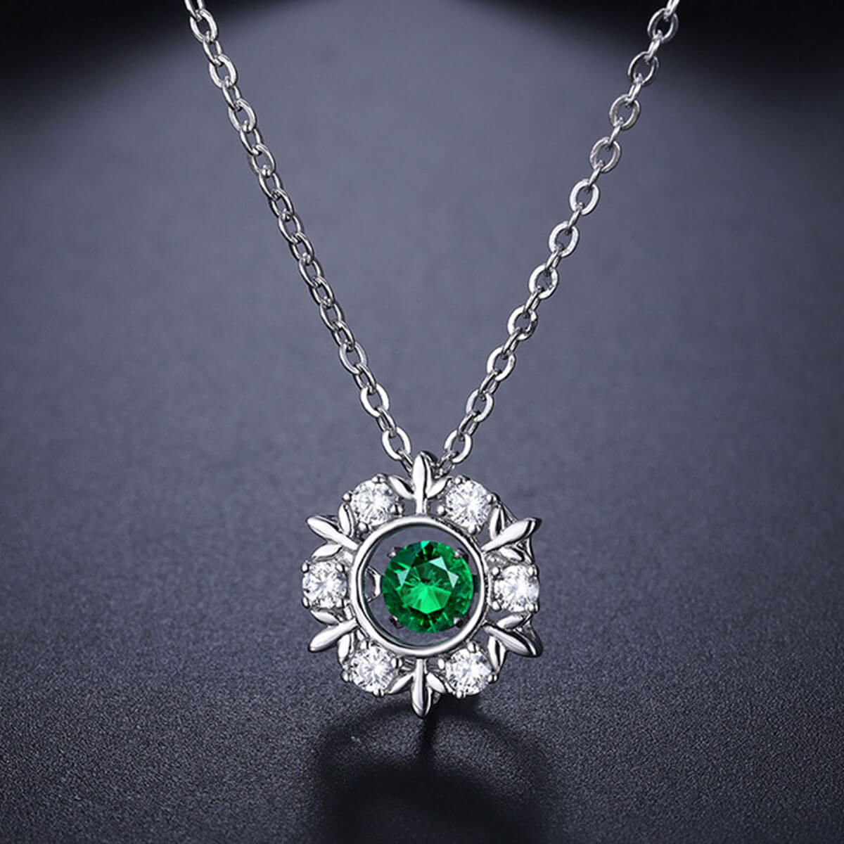 White Gold Snowflake Hollow Beating Emerald Chain